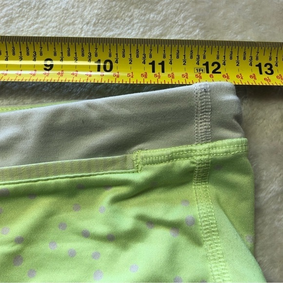 lululemon Neon Yellow & Black Crop Athletic Leggings Size 4 - Picture 10 of 12